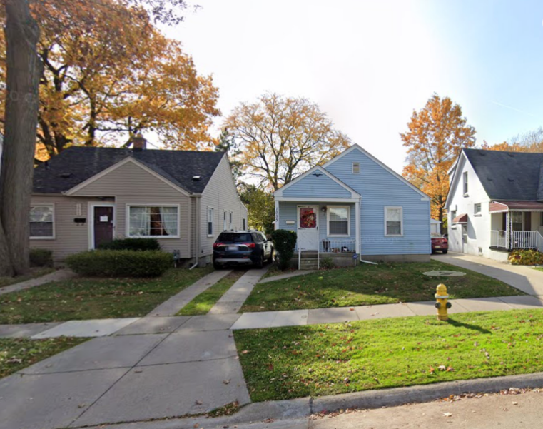 Primary Photo - 1995 Roslyn Rd