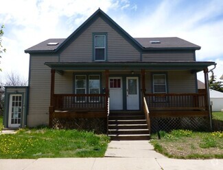 Building Photo - 406 S 10th St