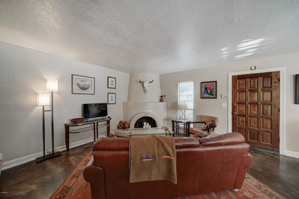 Primary Photo - 8829 S 48th St