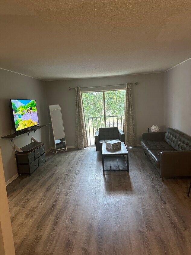 Foto del edificio - 507 NW 39th Rd