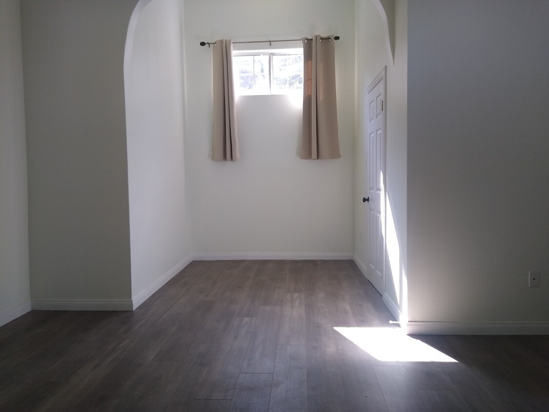 Primary Photo - 200 Mooney Dr