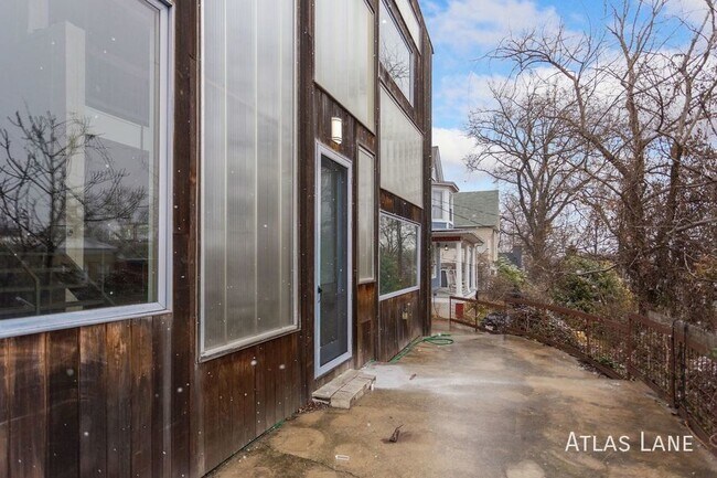 Foto del edificio - Professionally Managed // 4 Bedroom 4 Bath...