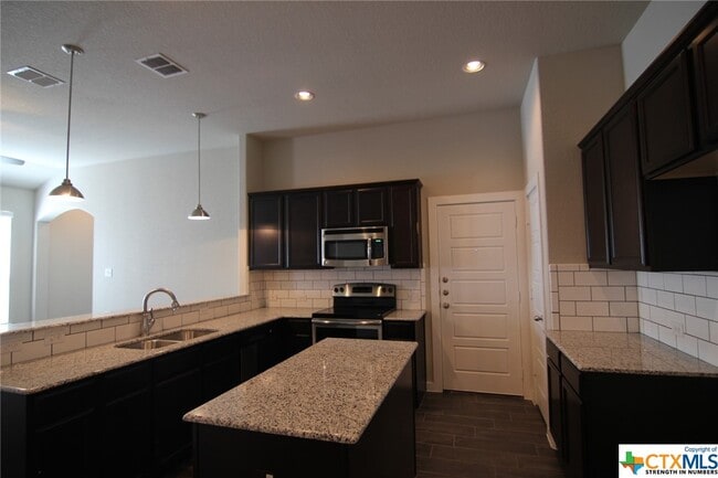 Building Photo - 1143 Creekside Orchard