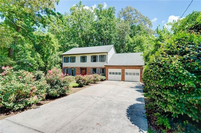 Building Photo - 1049 Seven Springs Cir NE