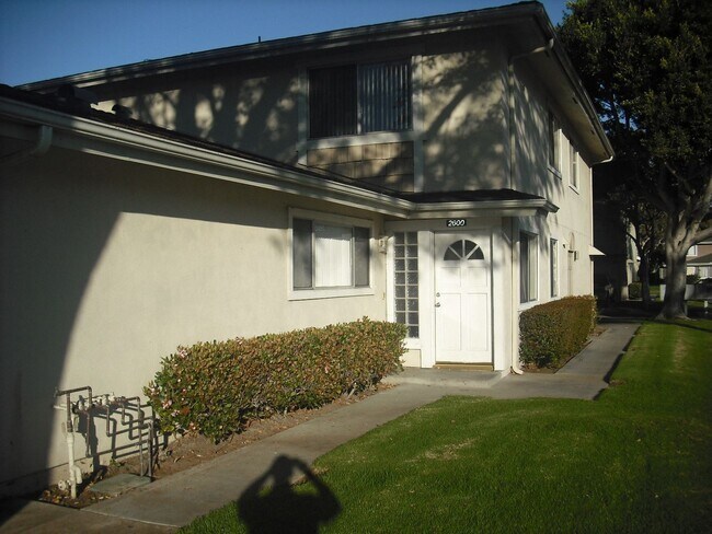 Foto del edificio - Popular Victoria Avenue Townhouse