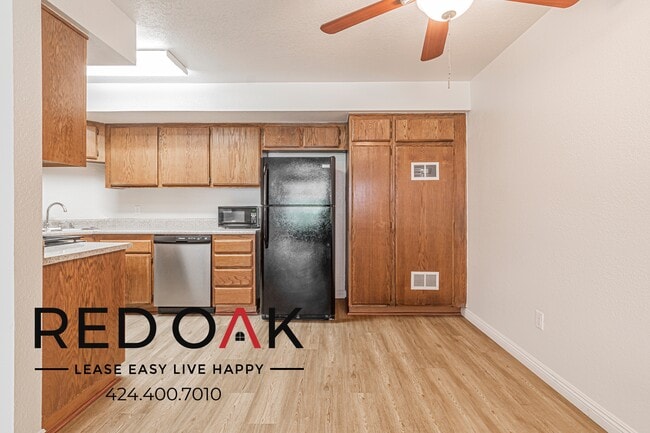 Foto del edificio - 6601 Victoria Ave