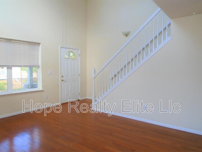 Photo - 1619 Monterey Rd Apartment