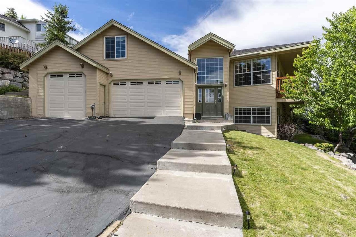 Primary Photo - 4 bedroom in Reno NV 89509