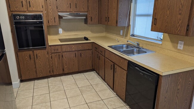 Building Photo - 3 Bedroom 2 Bath in Leesburg Florida