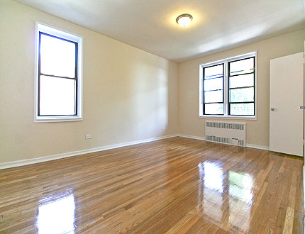 Primary Photo - 3135 Crescent St