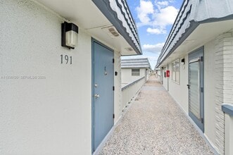 Building Photo - 191 Tuscany C