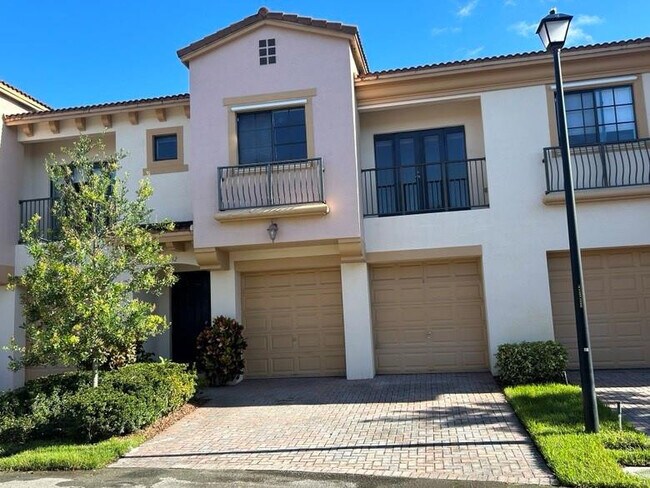 Foto del edificio - 6132 Grand Cypress Cir W