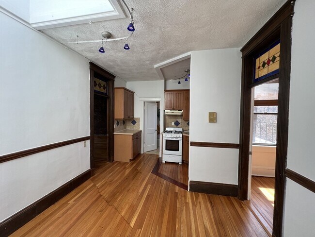 Building Photo - 39 Hemenway St