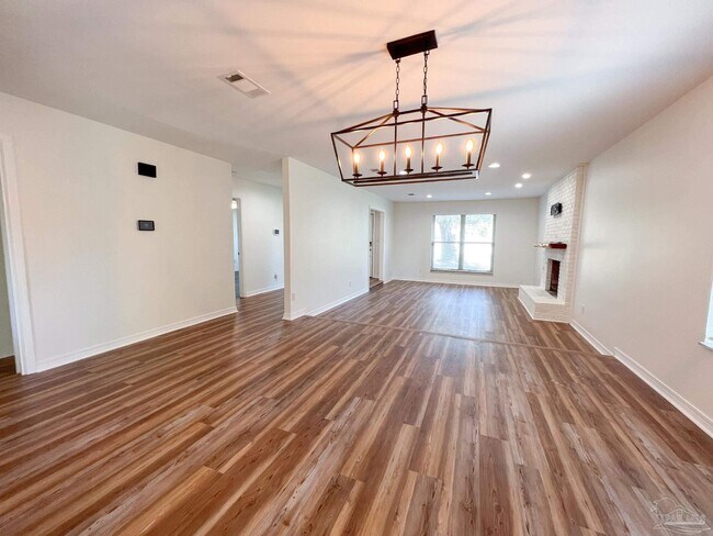 Building Photo - 4445 Yarmouth Pl
