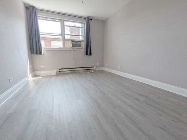 Foto del edificio - 2636 W Catalpa Ave