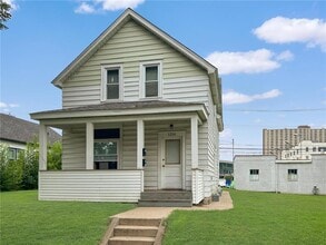 Building Photo - 1214 Sherburne Ave