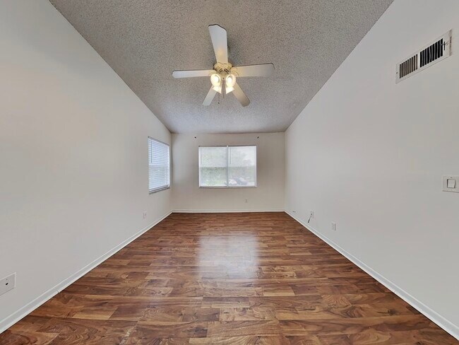 Building Photo - 2552 Woodgate Blvd