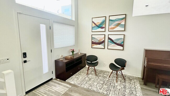 Foto del edificio - 2927 1/2 Denby Ave