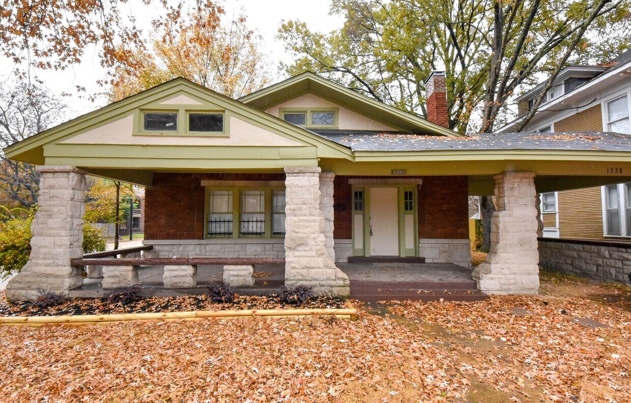 Primary Photo - 1228 Central Ave