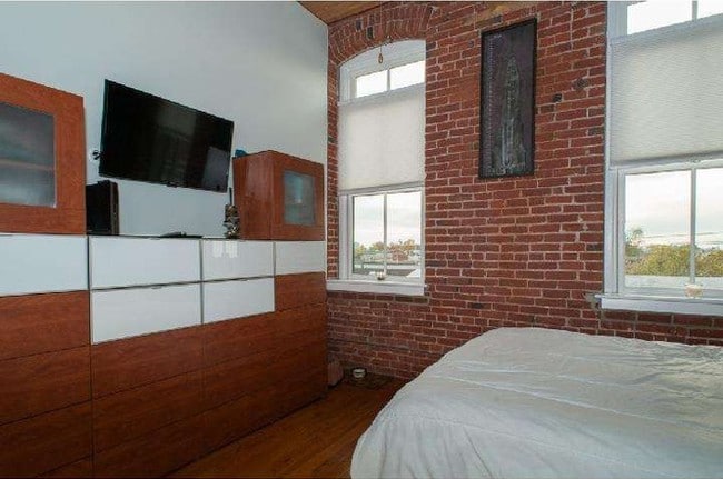 Master Bedroom - 2551 Trenton Ave