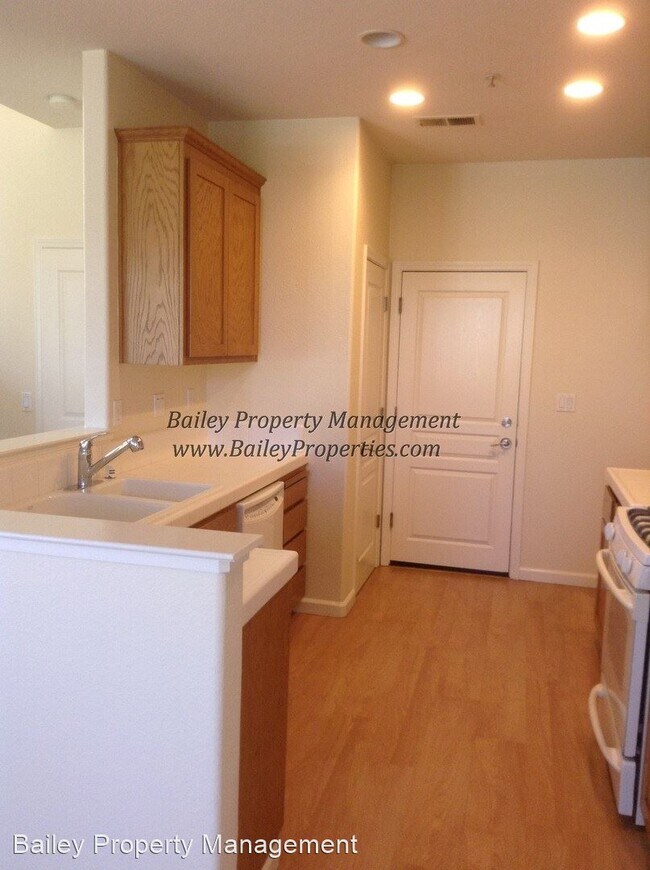Foto del edificio - 3 br, 2.5 bath House - 143 Marcela Drive