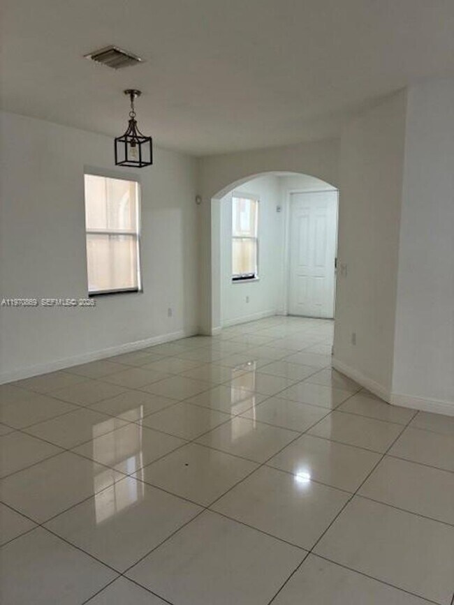 Foto del edificio - 8848 NW 101st Pl