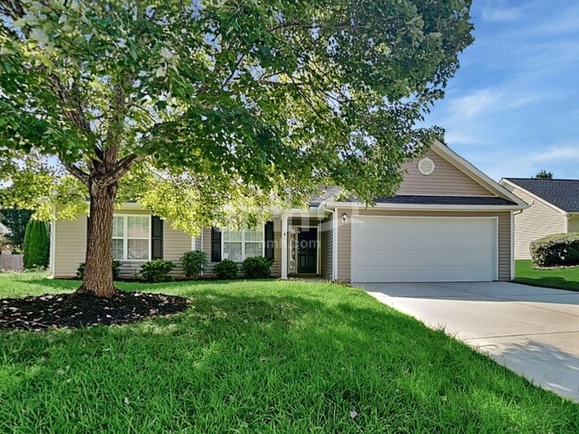 Building Photo - 706 Walnut Crossing Dr