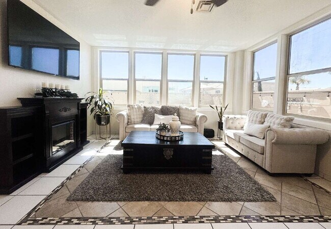 Foto del edificio - "Well Maintained 3 Bedroom, 2 Bathroom Poo...