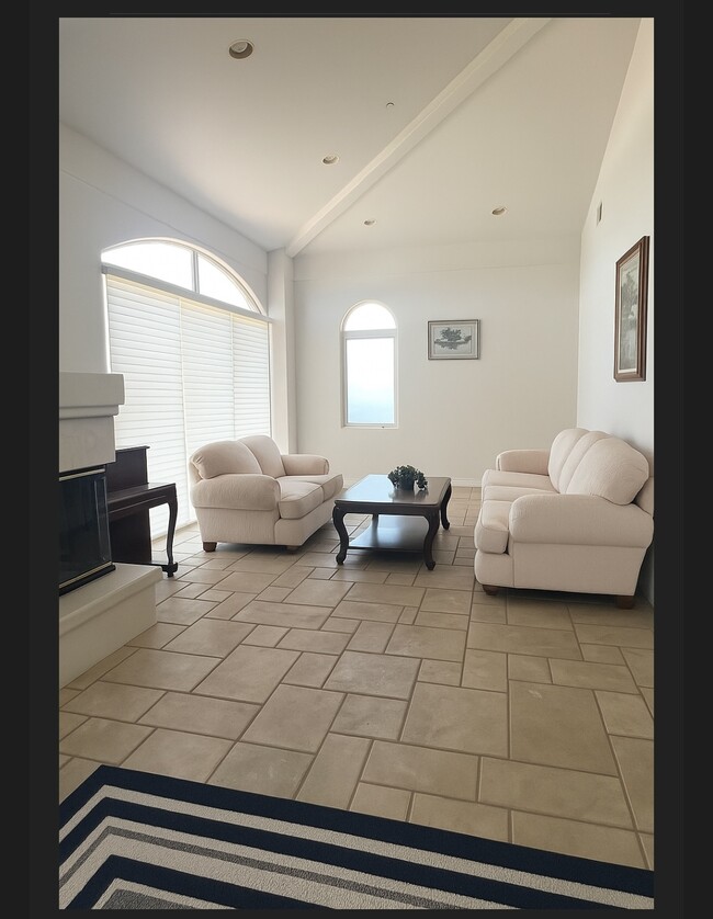 Building Photo - 21384 Rambla Vista