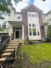 Building Photo - 516 Grosvenor Ln