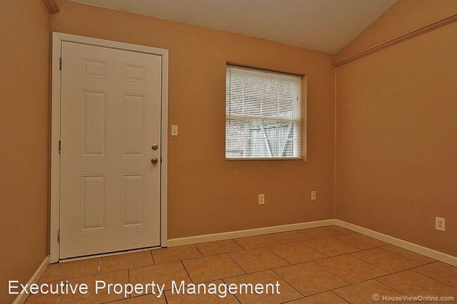 Building Photo - 431 Olive St