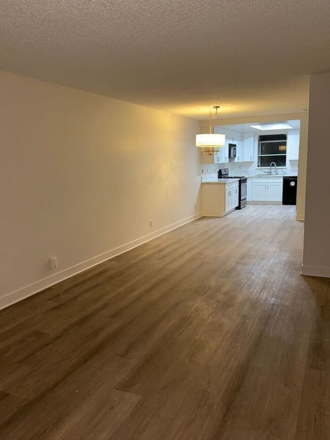 Foto del edificio - Beautiful 2 bd 2 ba Condo Santa Clarita