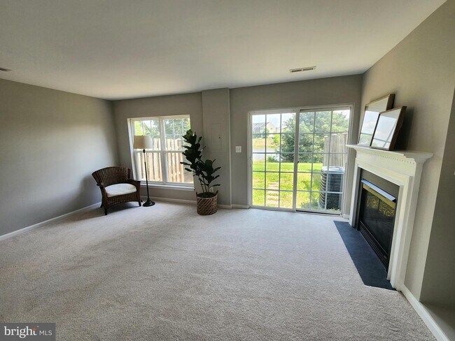 Building Photo - 9211 Cascade Falls Dr