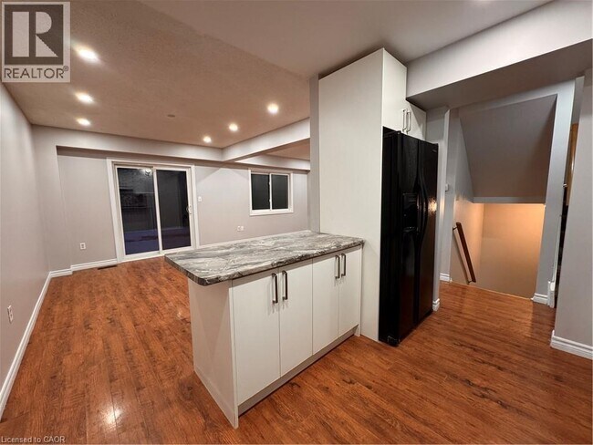 Building Photo - 133 Sekura Crescent