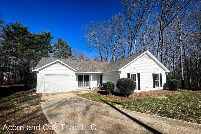 Foto del edificio - 3 br, 2 bath House - 6400 Chamblee Ct