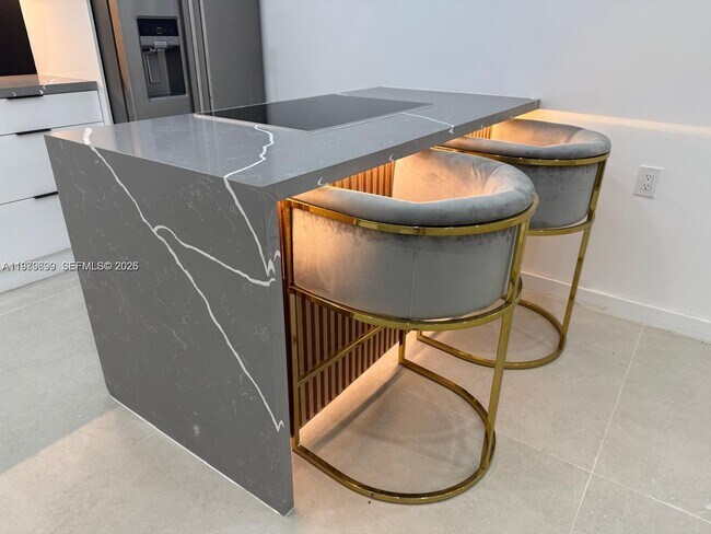 Foto del edificio - 401 NW 131st St