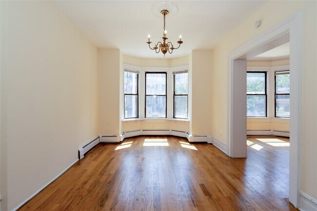 Building Photo - 281 Grove St
