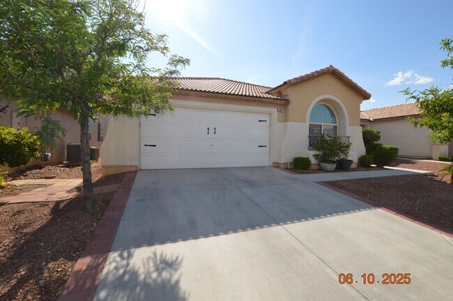 Foto del edificio - 5541 Sterling Valley Ct