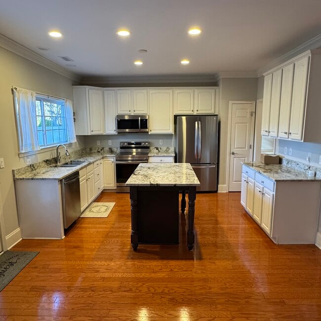 Building Photo - 3436 Archdale Dr