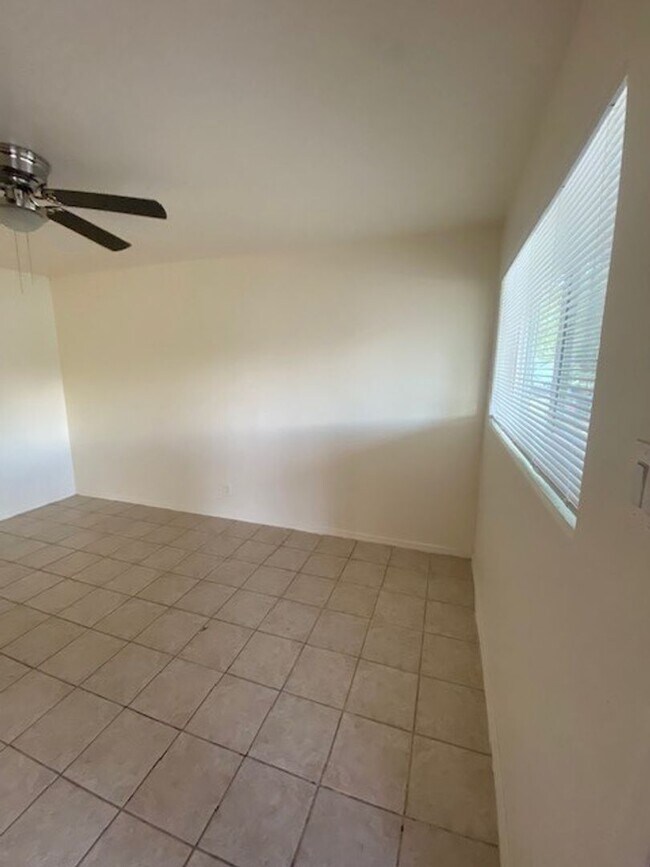 Foto del edificio - 10648 N 15th Ave