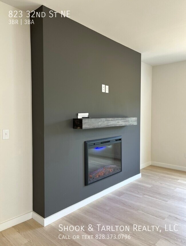 Foto del edificio - 823 32nd St NE