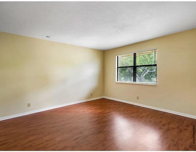 Building Photo - 5273 Tennis Ln