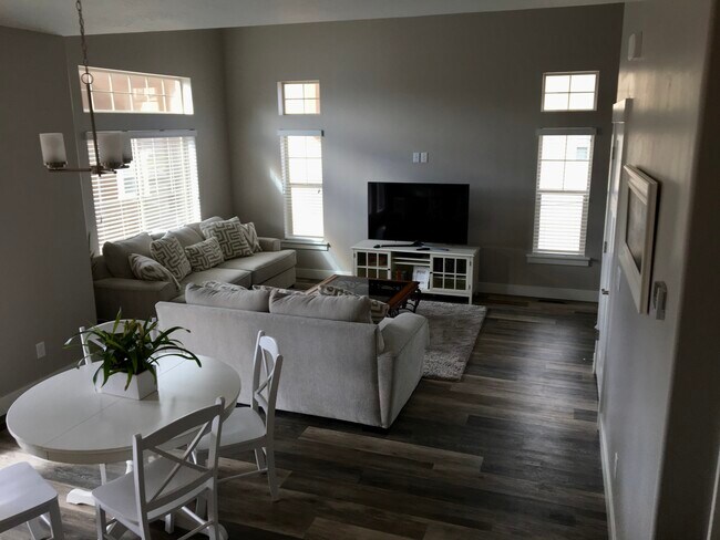 Building Photo - 1668 E Aspen Summit Dr