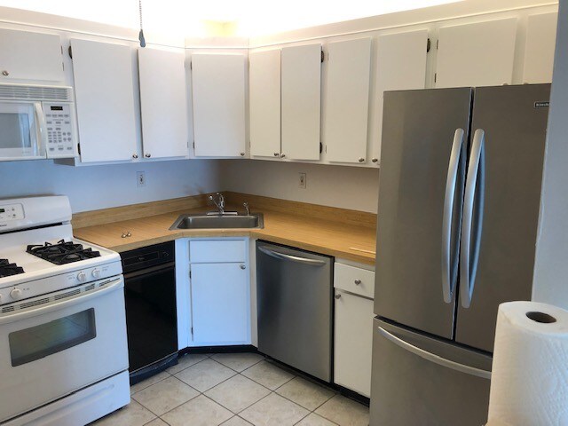 Kitchen 2 - 47 Feiler Ct