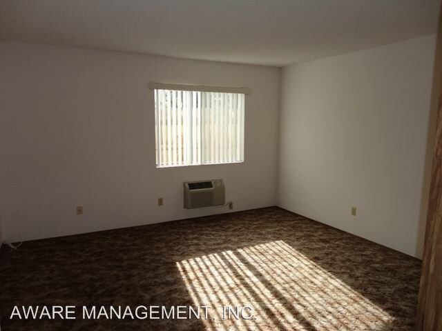 Building Photo - 4437 Rosebud Ln