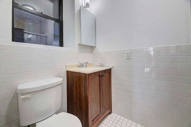 Building Photo - 248 Broome St