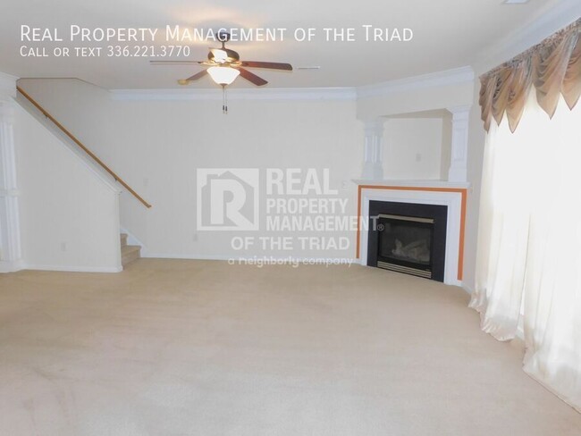 Foto del edificio - Large 3BR/2.5BA Home in High Point's Del M...