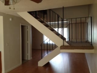 Building Photo - NICE TOWNHOUSE IN VILLA TOWNE HOMES COMMUNITY!