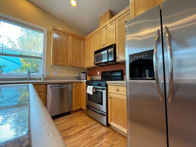 Foto del edificio - Lovely Townhouse with 2 Bedroom 1.5 Bathro...