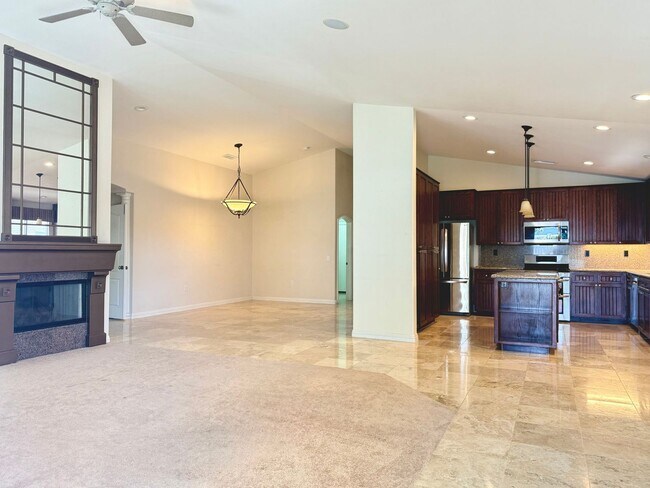 Building Photo - Four Seasons 55+ – Beautifully Upgraded wi...